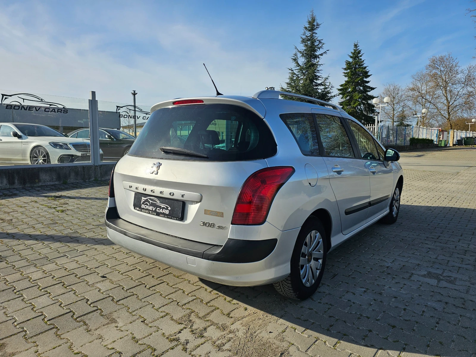 Peugeot 308 SW 1.6HDI ОБСЛУЖЕН, снимка 6 - Автомобили и джипове - 54480656