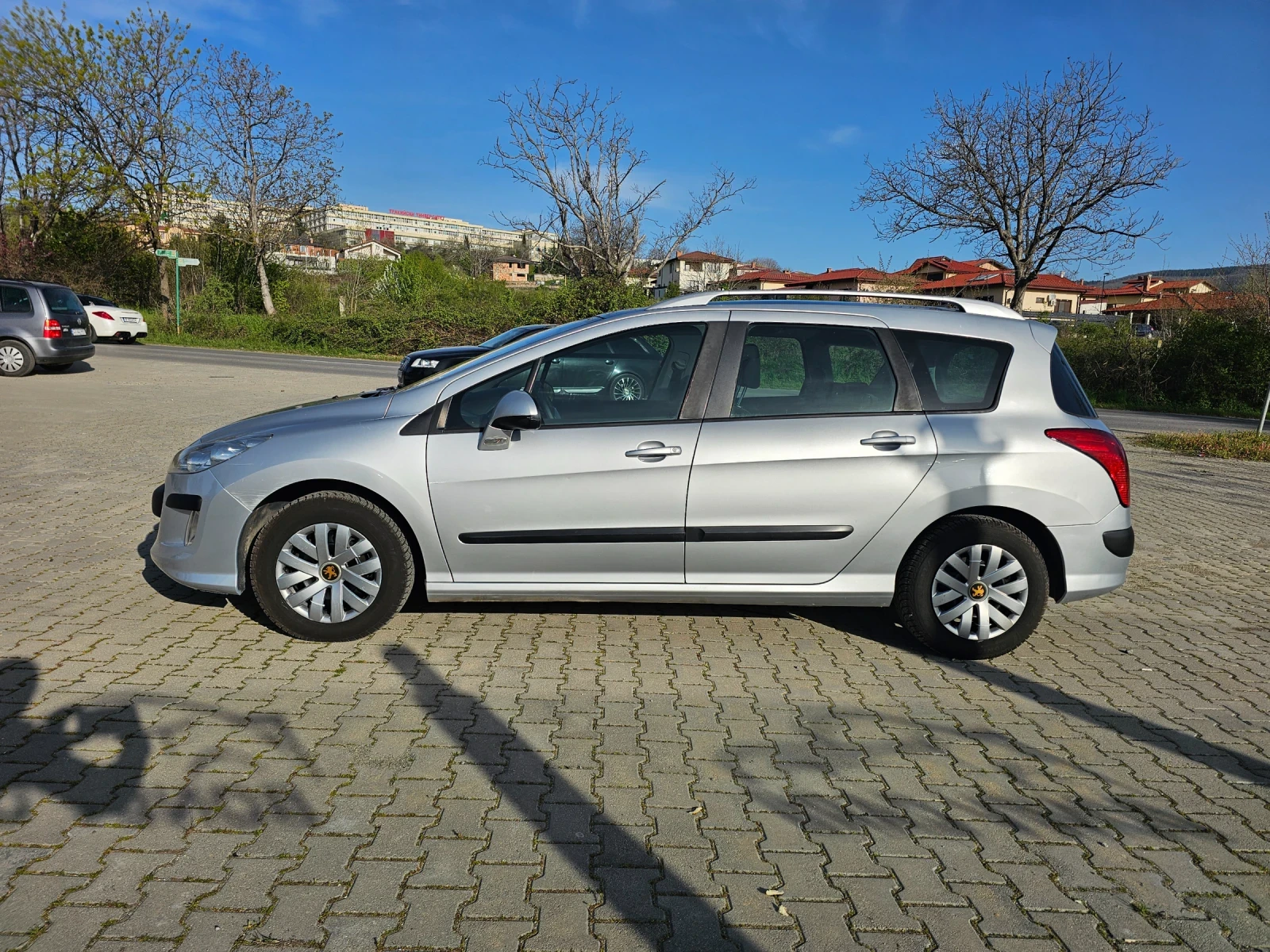 Peugeot 308 SW 1.6HDI ОБСЛУЖЕН, снимка 9 - Автомобили и джипове - 54480656