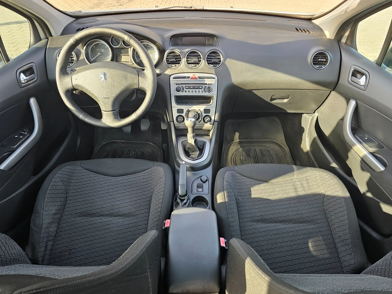 Peugeot 308 SW 1.6HDI ОБСЛУЖЕН