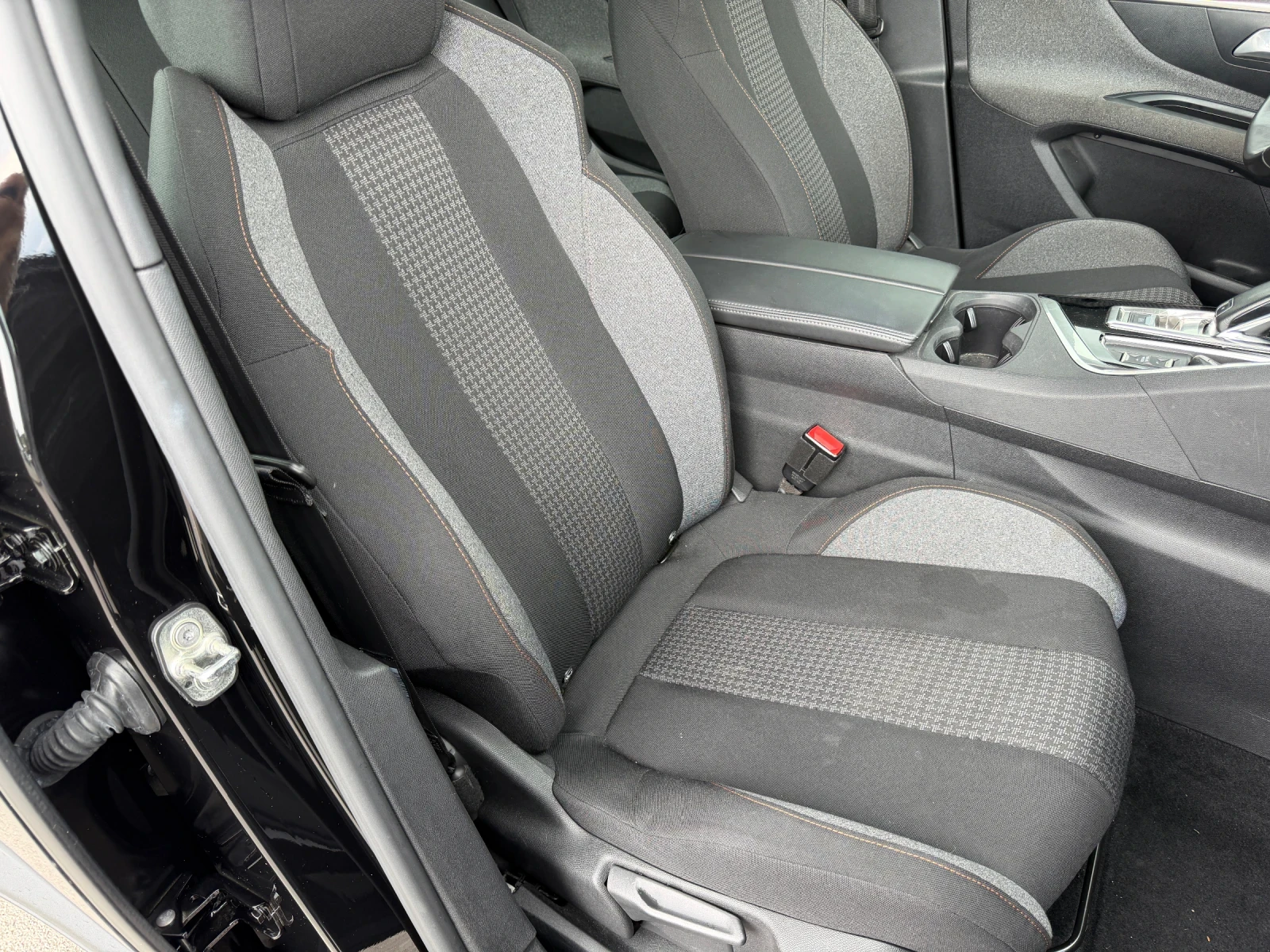 Peugeot 3008 1.5 HDI, снимка 10 - Автомобили и джипове - 54640799