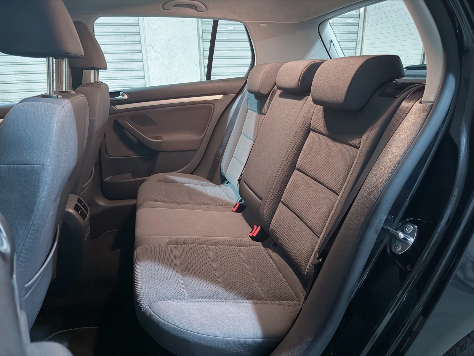 VW Golf 5 2.0 TDI, снимка 12 - Автомобили и джипове - 54691716