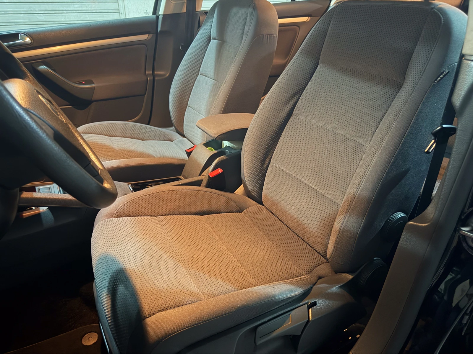 VW Golf 5 2.0 TDI, снимка 8 - Автомобили и джипове - 54691716