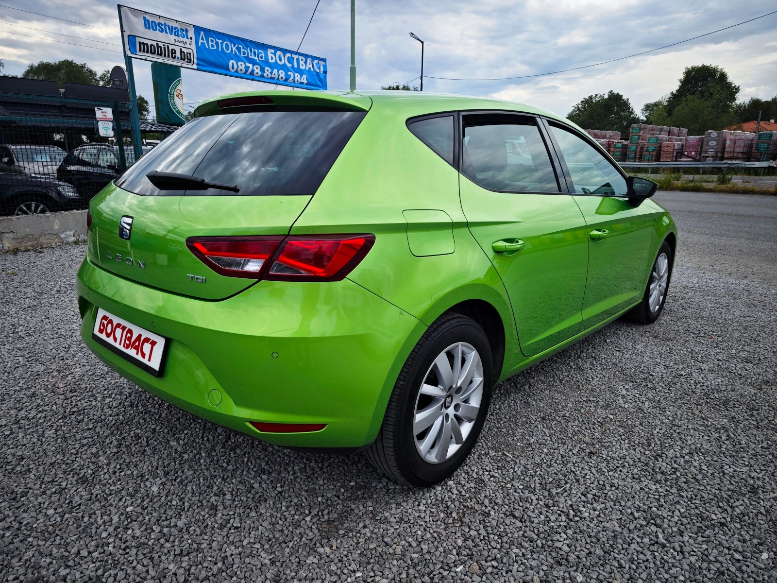 Seat Leon 1.6 TDi, снимка 4 - Автомобили и джипове - 54802579
