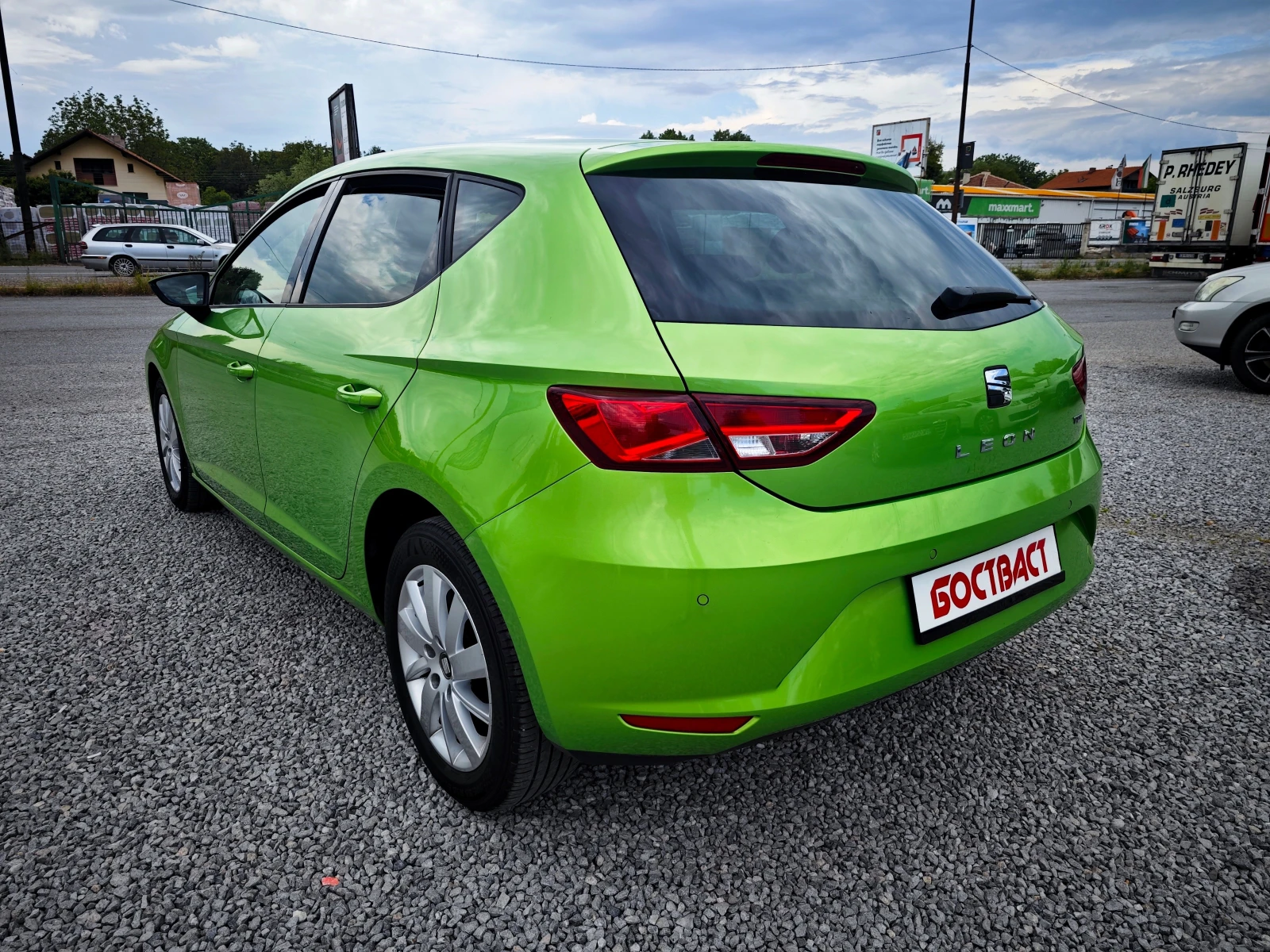 Seat Leon 1.6 TDi, снимка 2 - Автомобили и джипове - 54802579