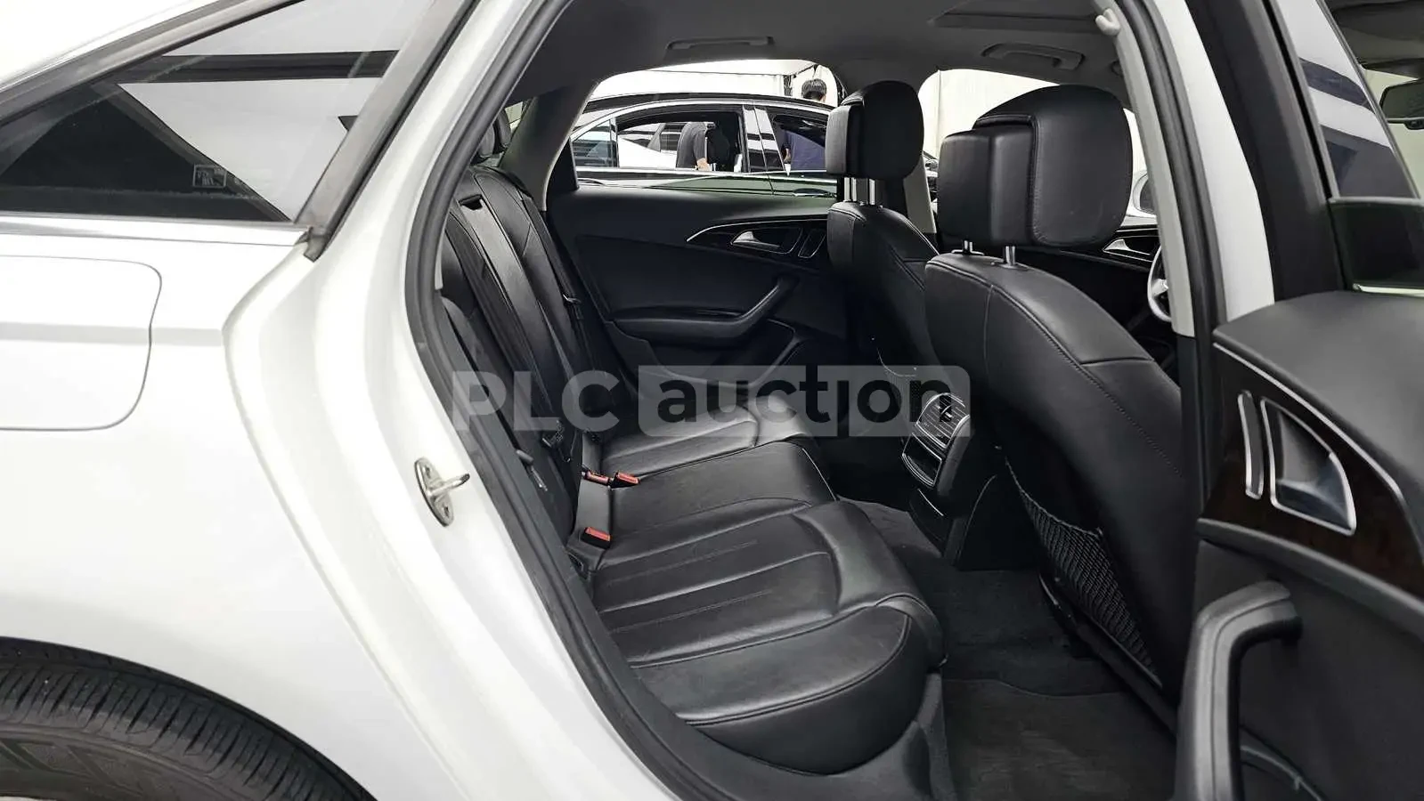 Audi A6 3.0TFSI !!ПОДРЕВИ!! !!ДИСТРОНИК!! !!ПАНОРАМА!!, снимка 12 - Автомобили и джипове - 54893234