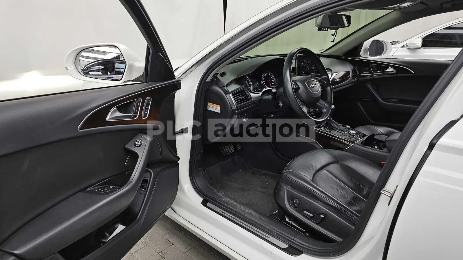 Audi A6 3.0TFSI !!ПОДРЕВИ!! !!ДИСТРОНИК!! !!ПАНОРАМА!!, снимка 10 - Автомобили и джипове - 54893234