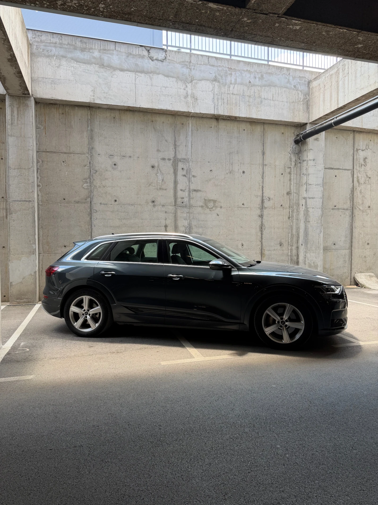 Audi E-Tron 50, 91% SOH, Гаранция, снимка 4 - Автомобили и джипове - 55071107