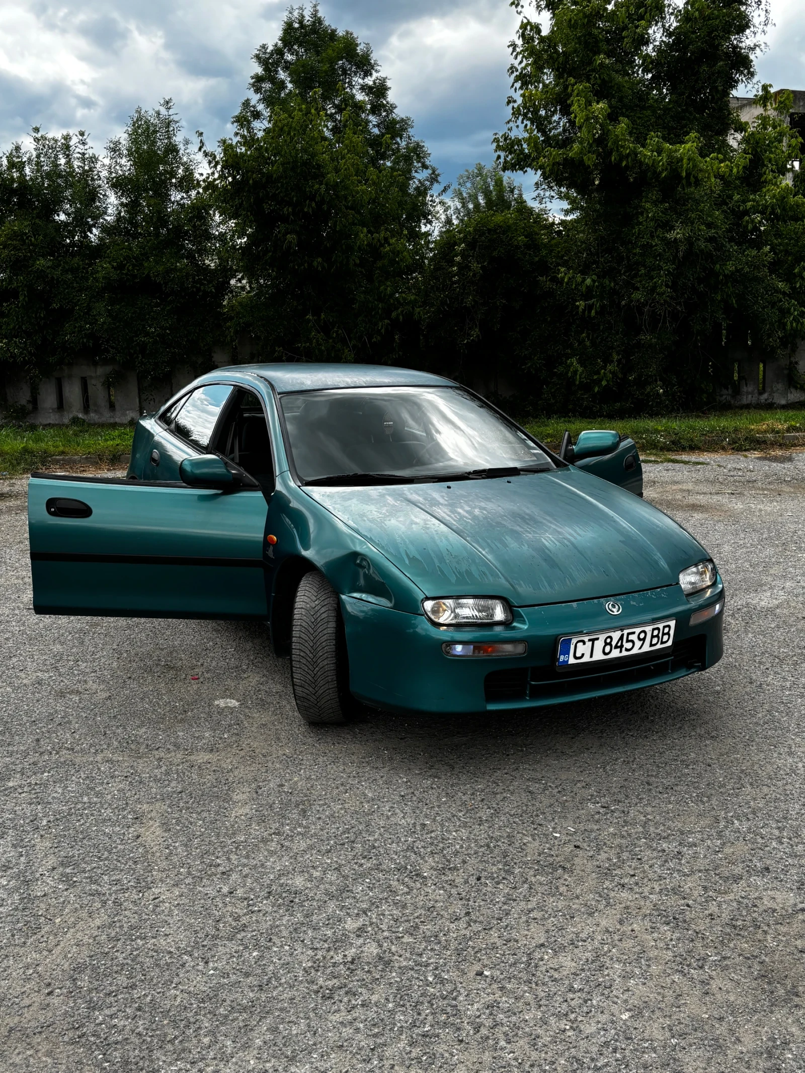 Mazda 323 1.5f ba, снимка 2 - Автомобили и джипове - 55177783