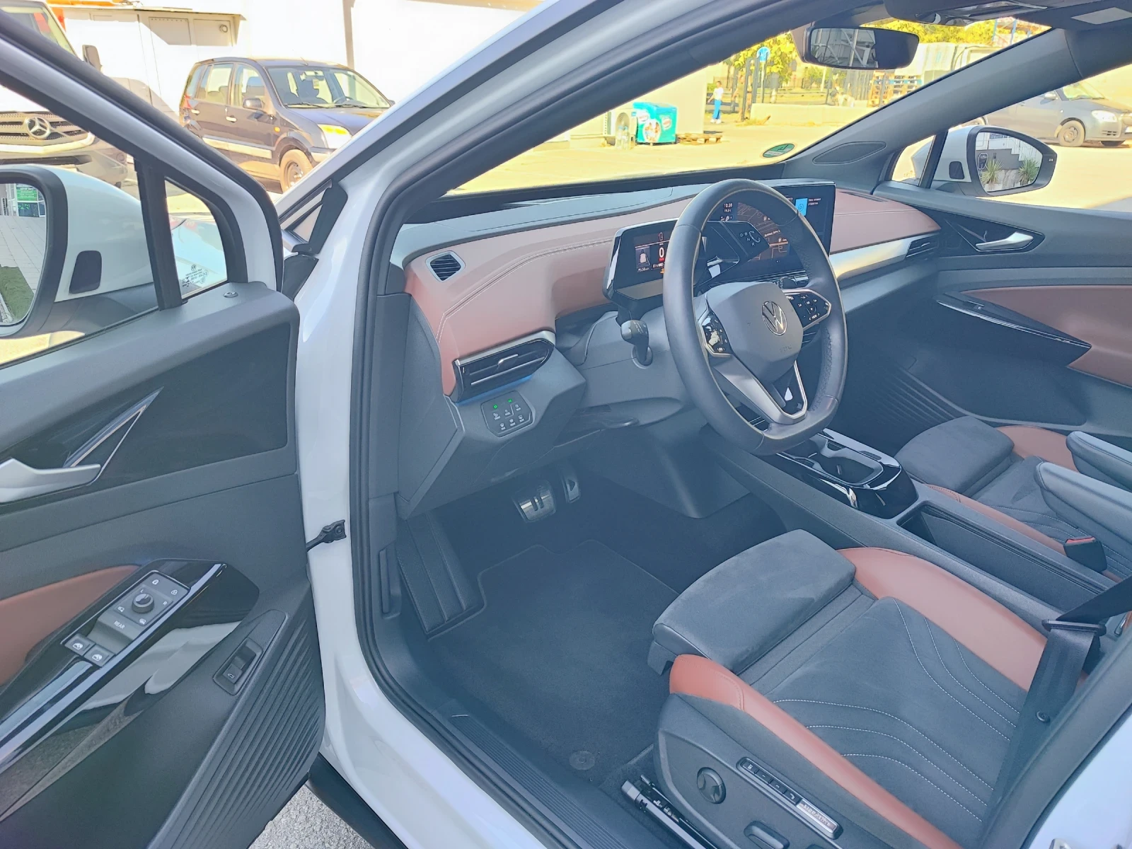 VW ID.4 PRO/82Kwh/ТЕРМОПОМПА/360/KEYLESS/MEMORY/HUD/PANO, снимка 7 - Автомобили и джипове - 55532701