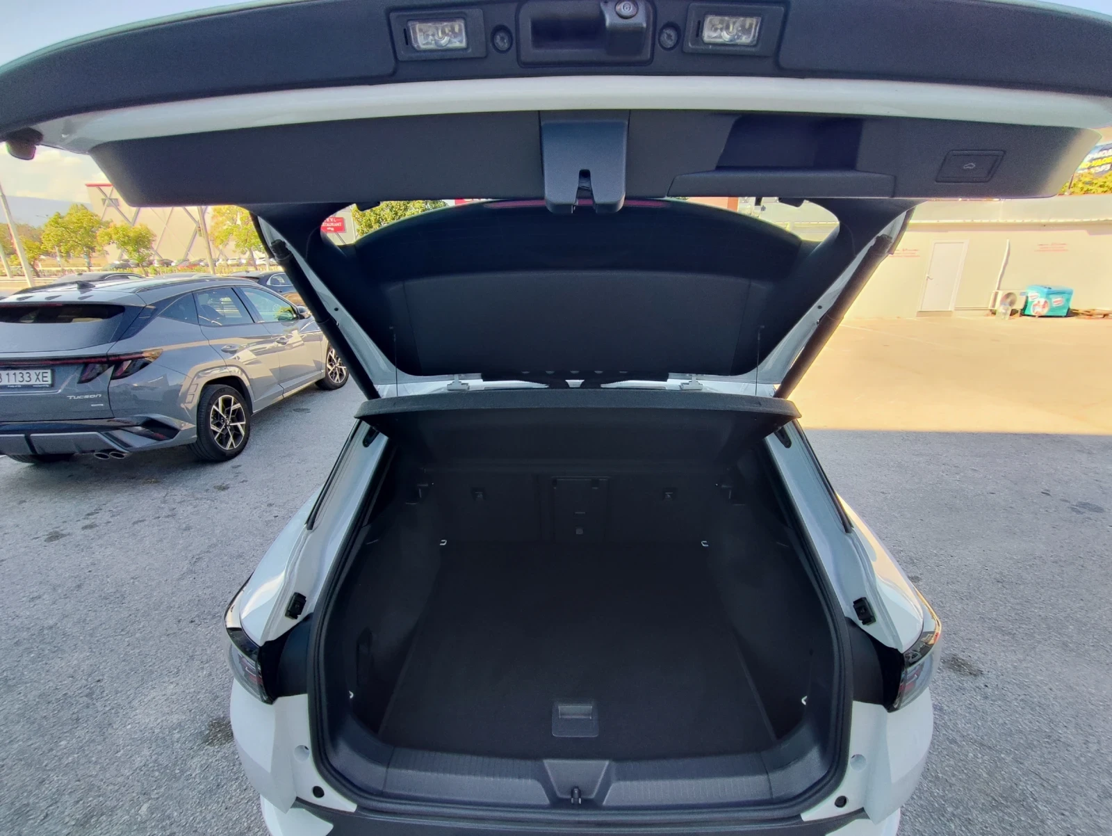 VW ID.4 PRO/82Kwh/ТЕРМОПОМПА/360/KEYLESS/MEMORY/HUD/PANO, снимка 17 - Автомобили и джипове - 55532701