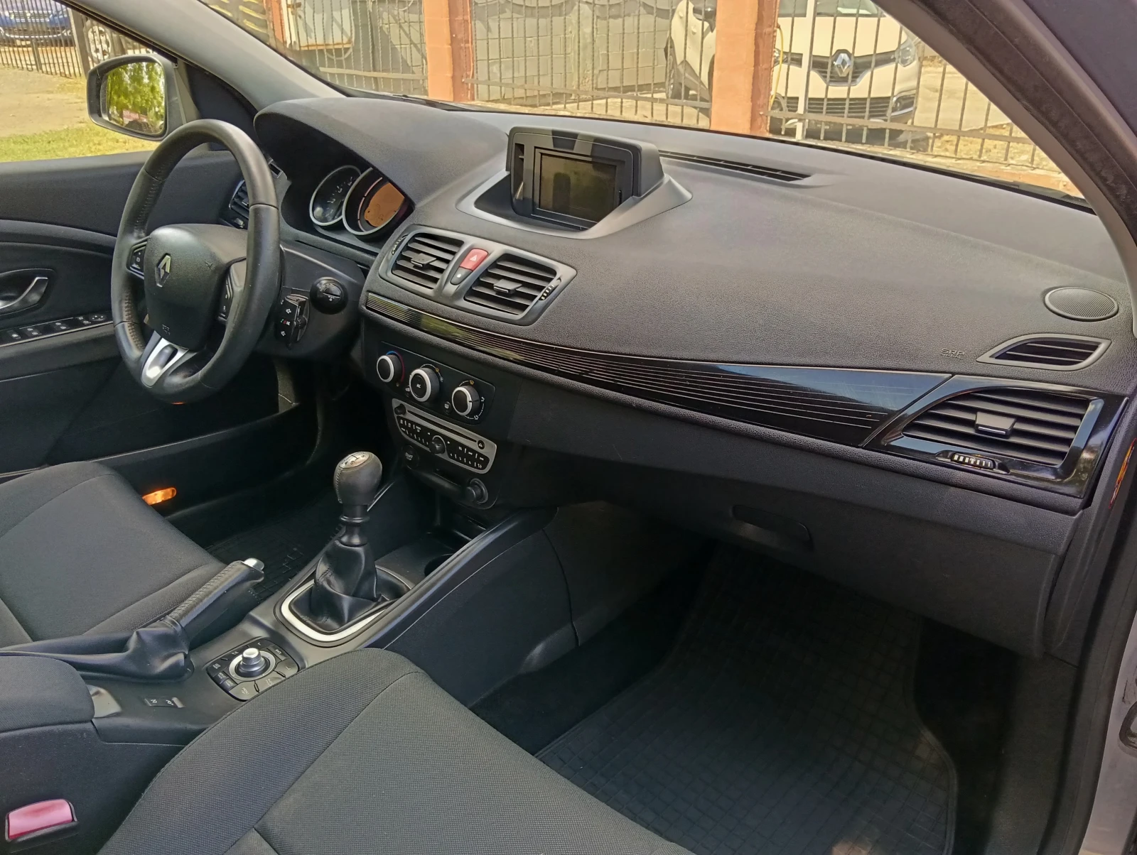 Renault Megane 1.5DCI , снимка 11 - Автомобили и джипове - 55666498