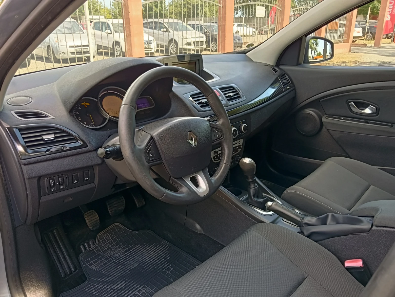 Renault Megane 1.5DCI , снимка 8 - Автомобили и джипове - 55666498