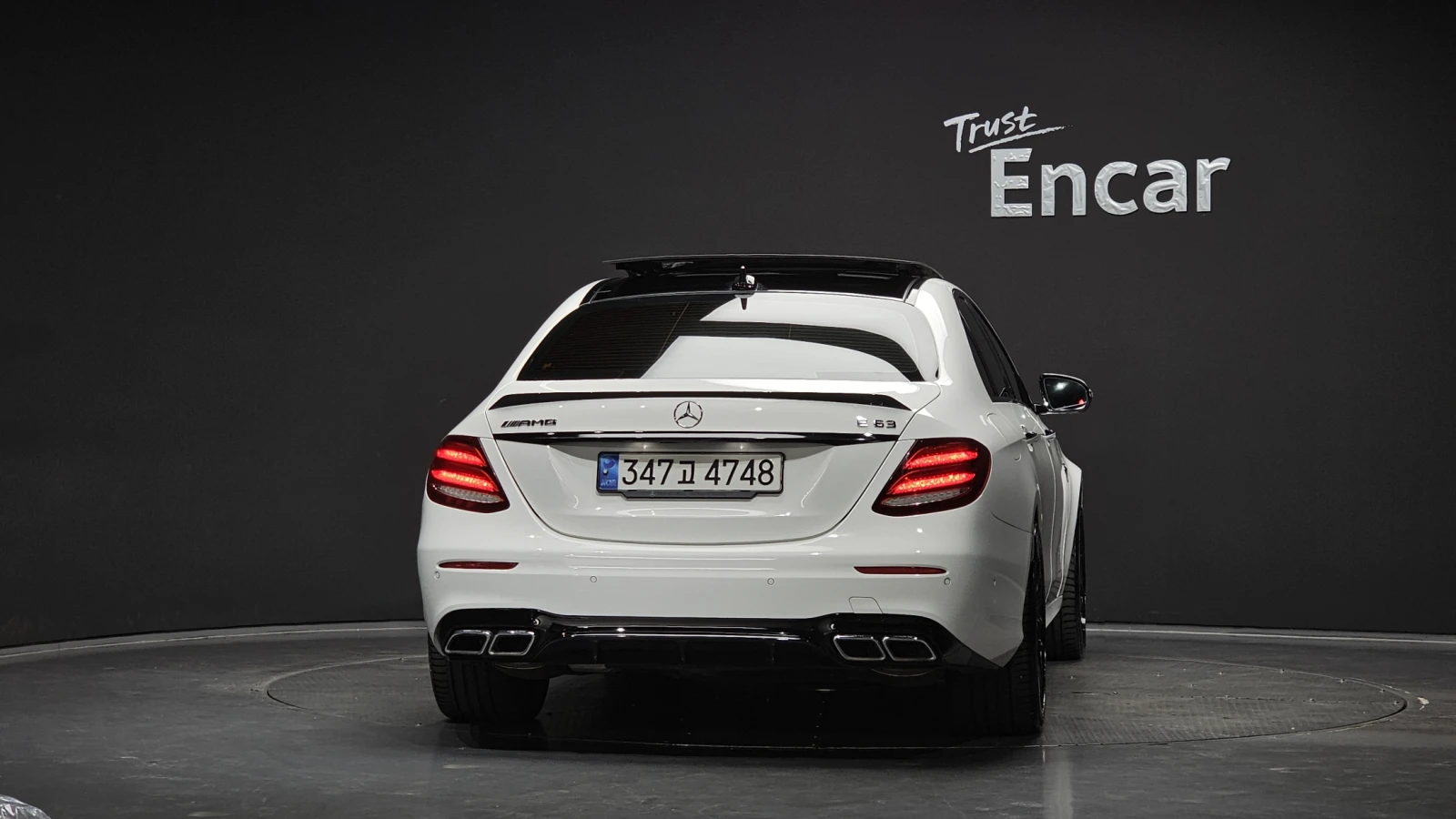 Mercedes-Benz E 63 AMG ЕЛ. БАГАЖНИК* SOFT CLOSE* МАСАЖ* HUD* КРАЙНА ЦЕНА, снимка 4 - Автомобили и джипове - 56170082