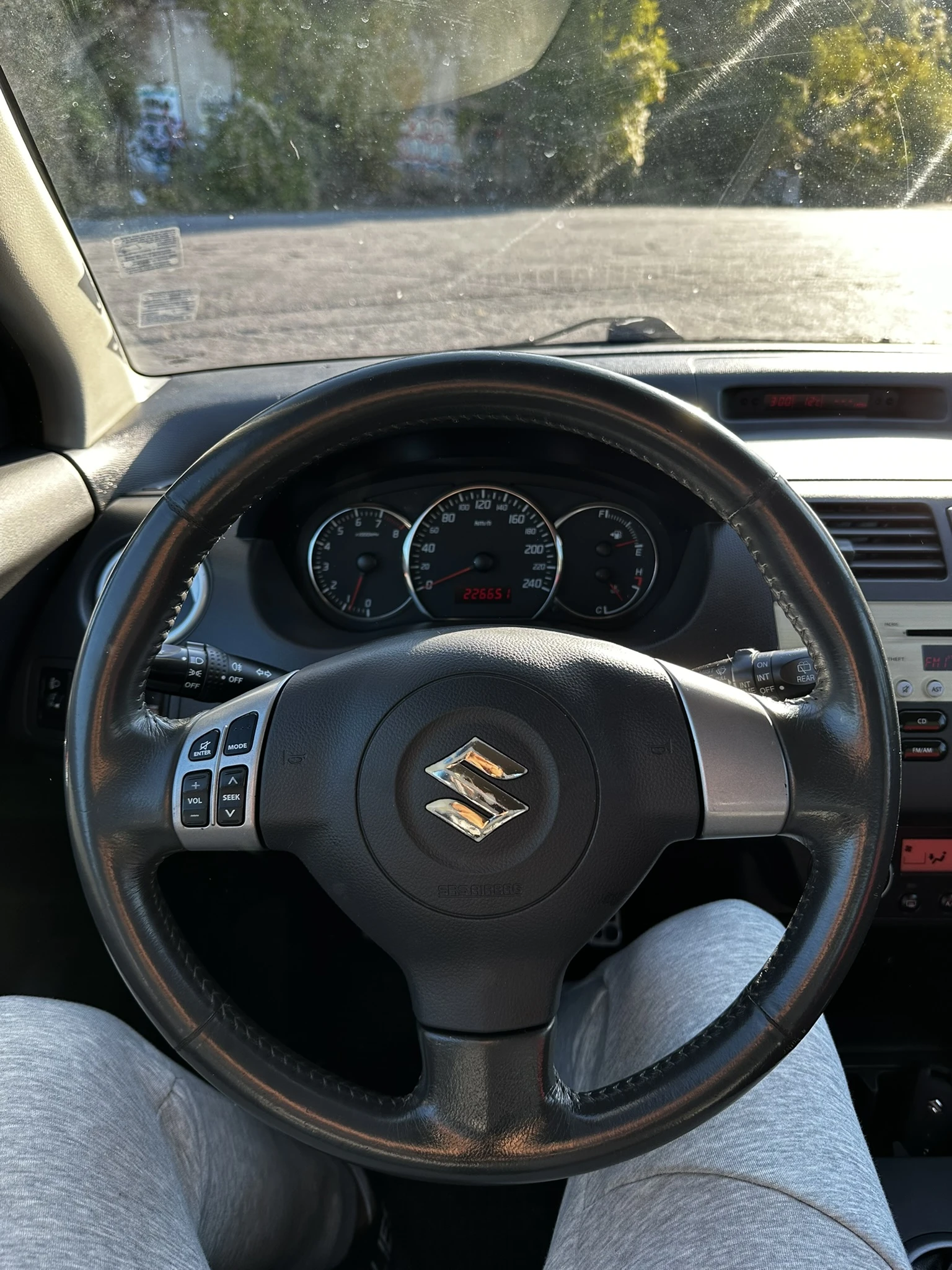 Suzuki Swift 1.6i Sport Keyless, снимка 8 - Автомобили и джипове - 56301310