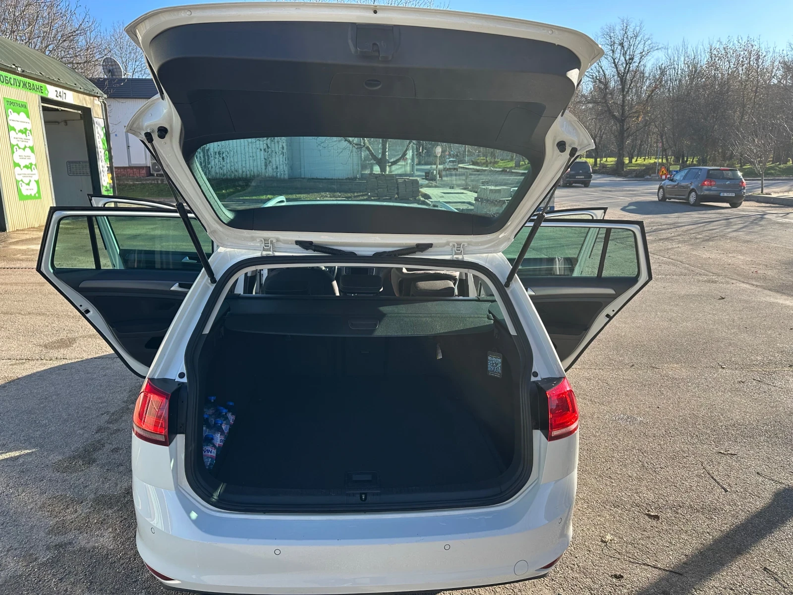 VW Golf, снимка 4 - Автомобили и джипове - 56595532