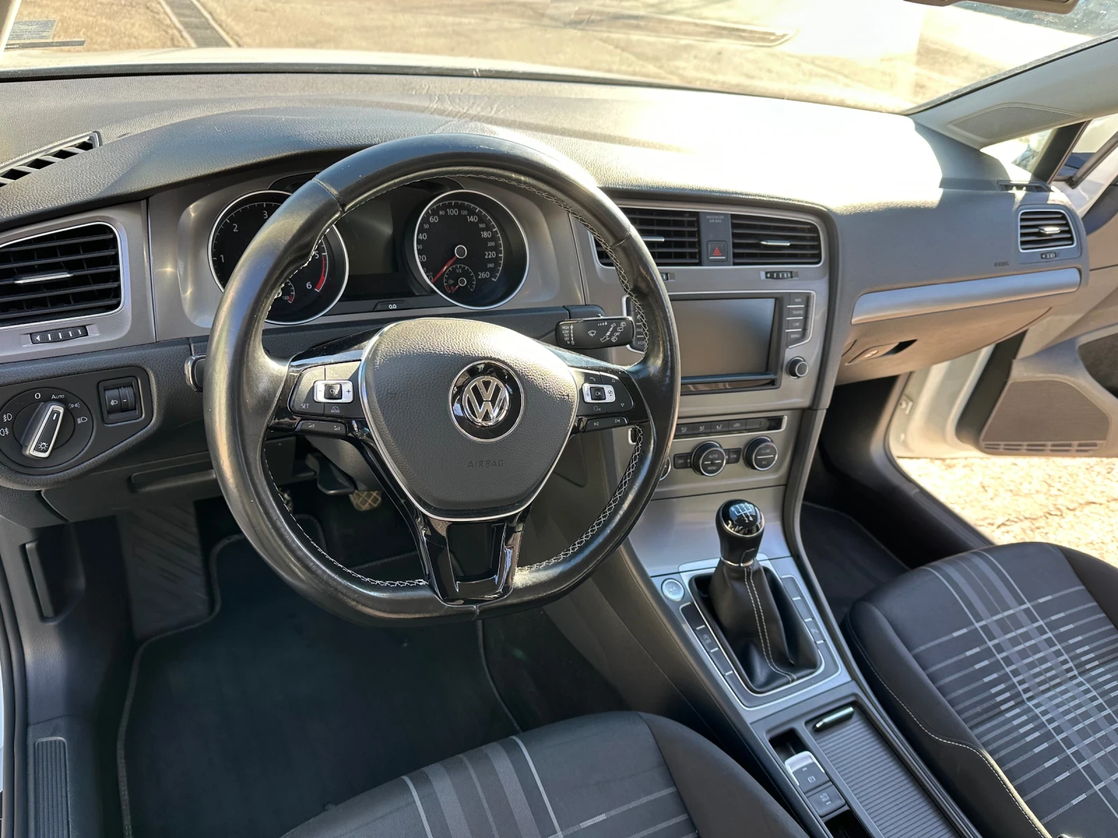 VW Golf, снимка 7 - Автомобили и джипове - 56595532