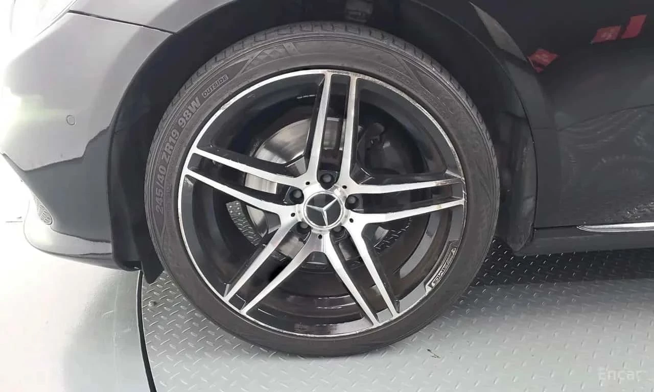 Mercedes-Benz E 220, снимка 5 - Автомобили и джипове - 56689586