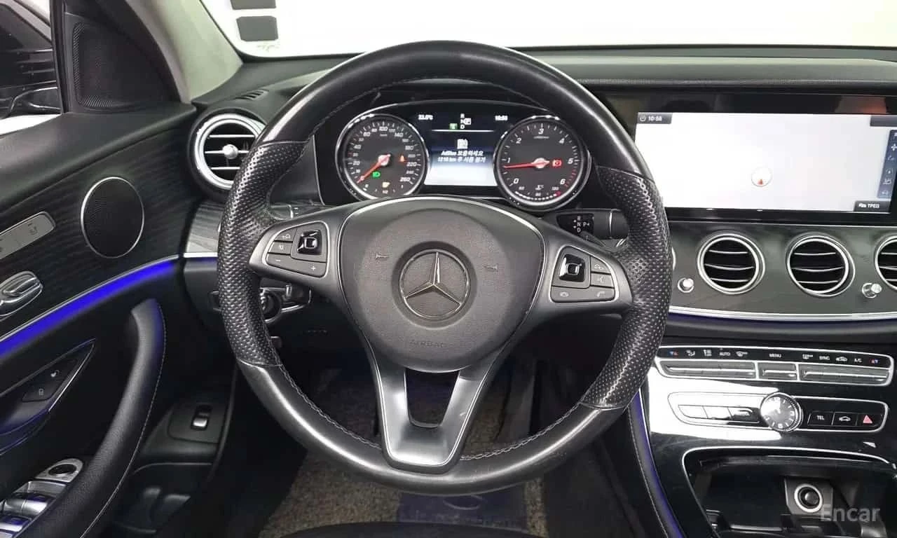 Mercedes-Benz E 220, снимка 13 - Автомобили и джипове - 56689586