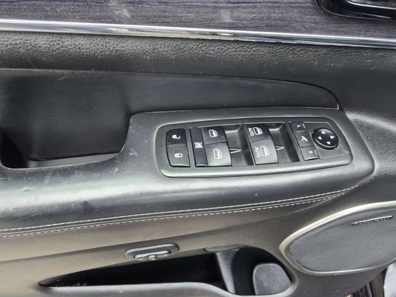 Jeep Grand cherokee 2019 Overland * CARFAX * БЕЗ ПЪРВОНАЧАЛНА ВНОСКА, снимка 14 - Автомобили и джипове - 53107692