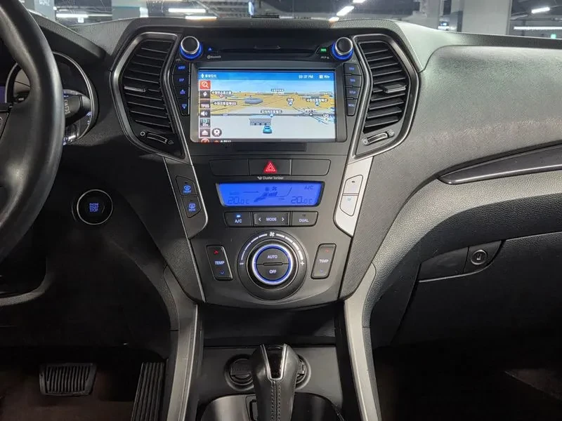 Hyundai Santa fe 2.0 4WD PREMIUM, снимка 15 - Автомобили и джипове - 56354140