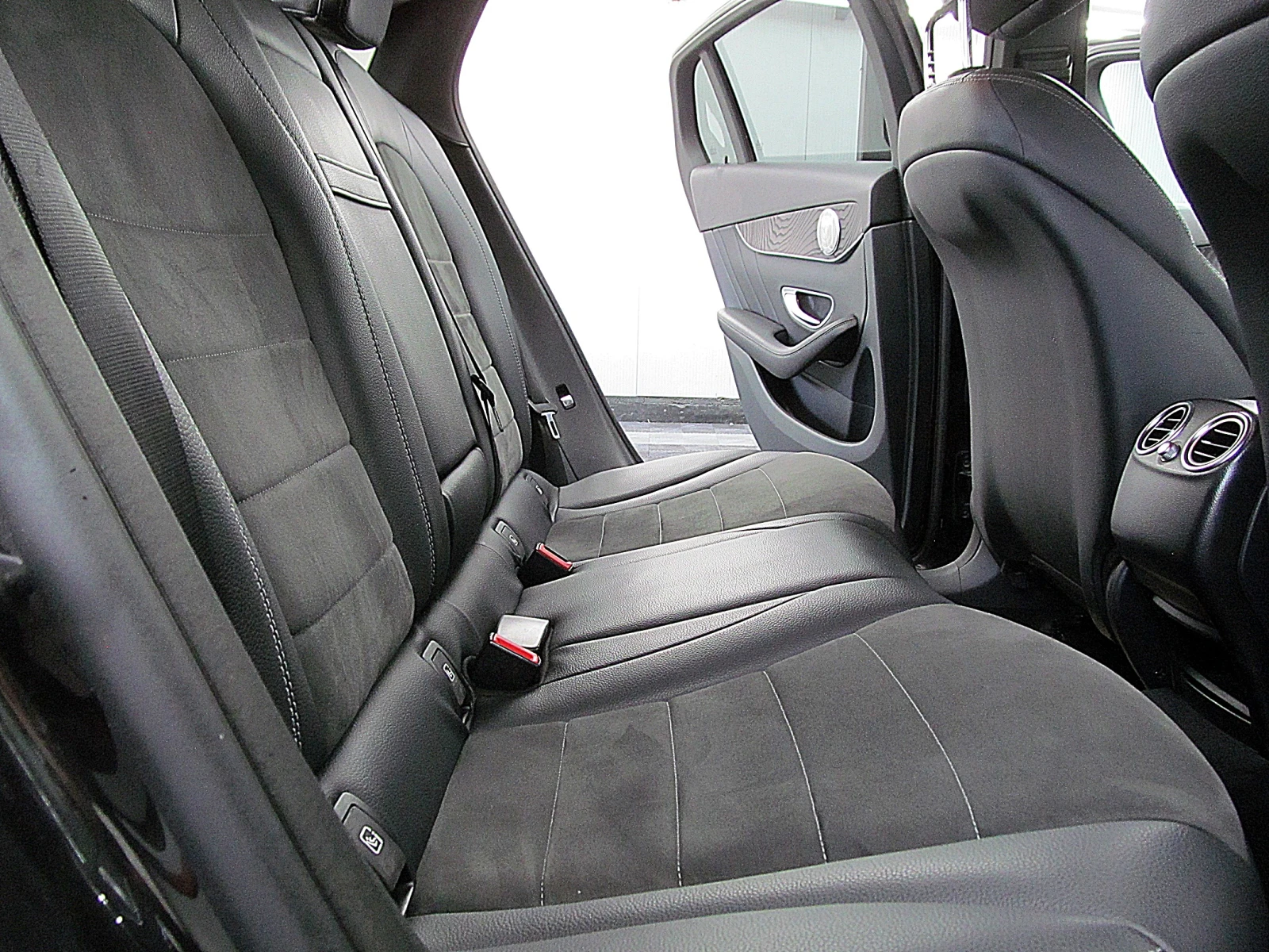 Mercedes-Benz GLC 220 4-MATIC/KUPE/AMG-line/KAMERA/СОБСТВЕН ЛИЗИНГ - изображение 9