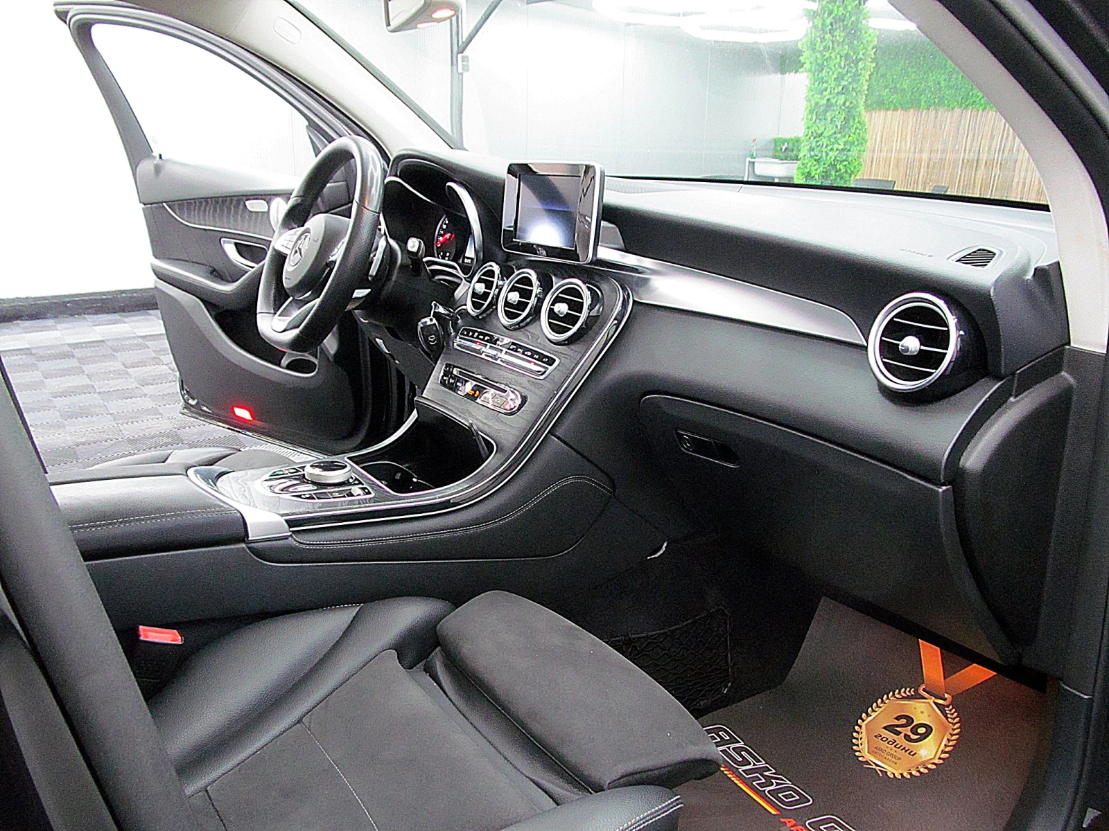 Mercedes-Benz GLC 220 4-MATIC/KUPE/AMG-line/KAMERA/СОБСТВЕН ЛИЗИНГ - изображение 10