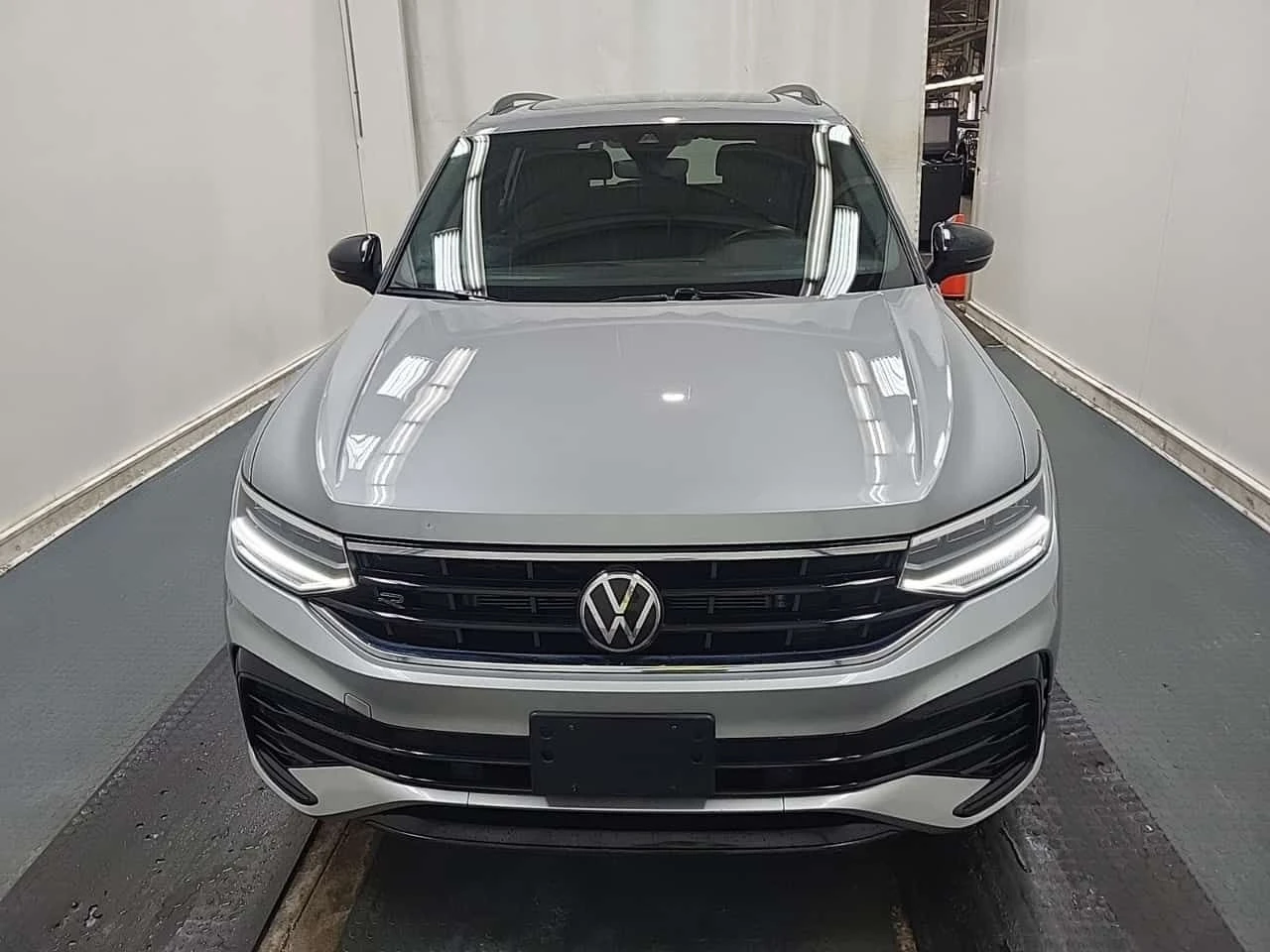 VW Tiguan COMFORTLINE R LINE BLACK EDITION/Пано/Подгрев
