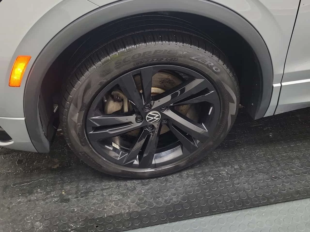 VW Tiguan COMFORTLINE R LINE BLACK EDITION/Пано/Подгрев, снимка 17 - Автомобили и джипове - 53740687