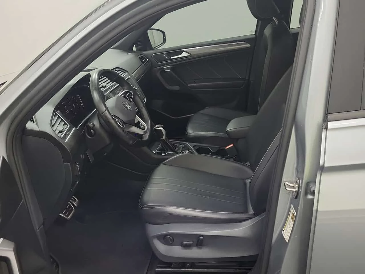 VW Tiguan COMFORTLINE R LINE BLACK EDITION/Пано/Подгрев, снимка 8 - Автомобили и джипове - 53740687