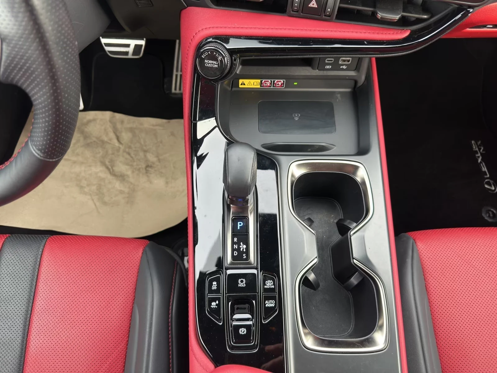Lexus NX 450 h+ /4x4/309HP/F-SPORT/HUD/360/MEMO/NAVI/LED/441q, снимка 12 - Автомобили и джипове - 55008258