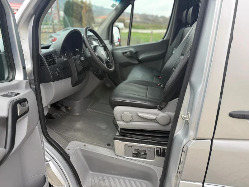 VW Crafter 2.5TDI, снимка 13 - Бусове и автобуси - 52714643