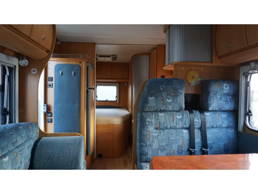 Кемпер Hobby Т 650, снимка 2 - Каравани и кемпери - 55639645