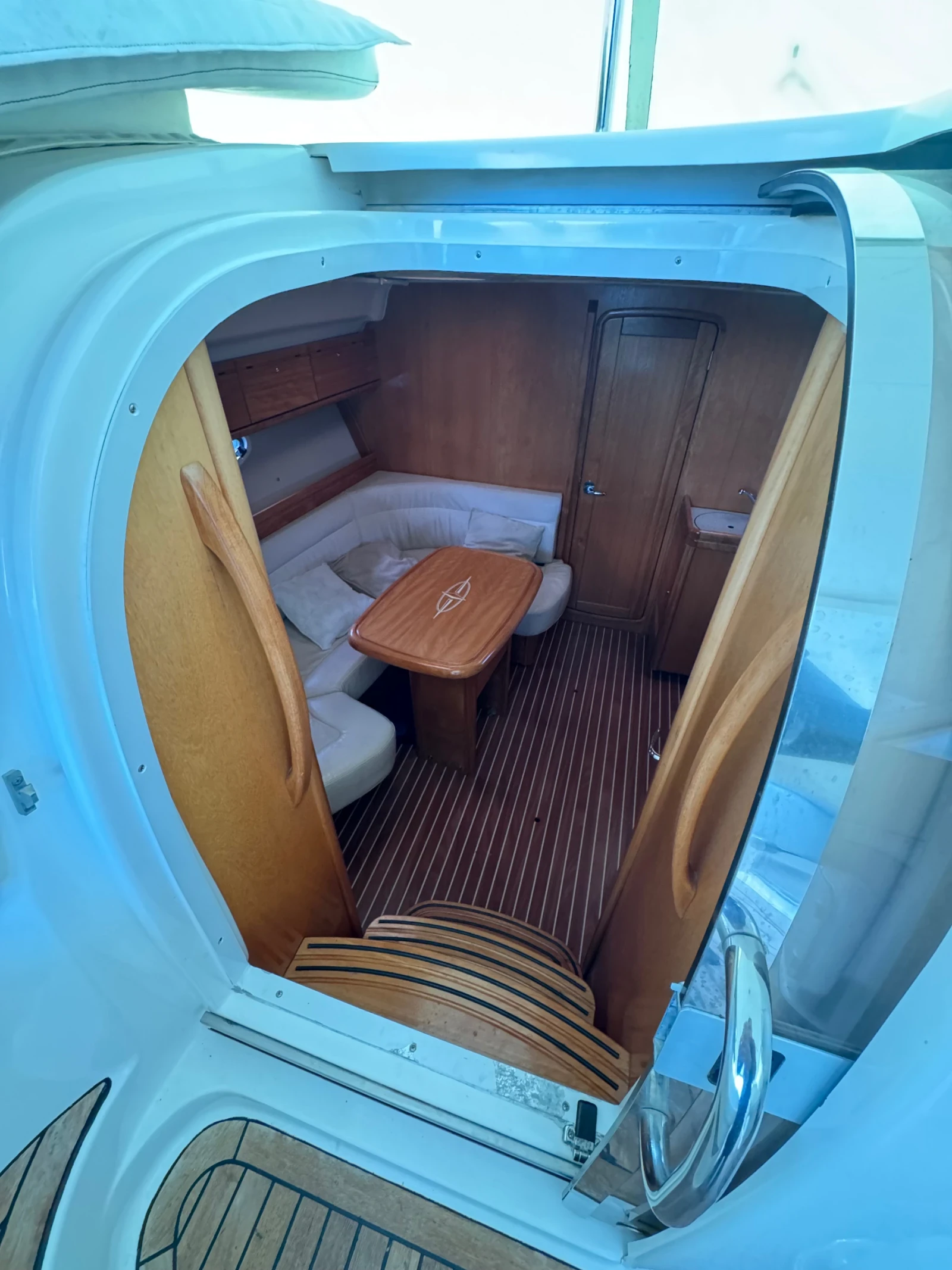 Моторна яхта Bavaria 33 Sport Hardtop - изображение 6