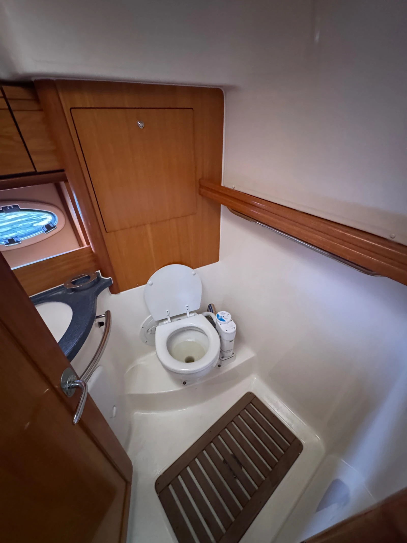   Bavaria 33 Sport Hardtop | Mobile.bg   15