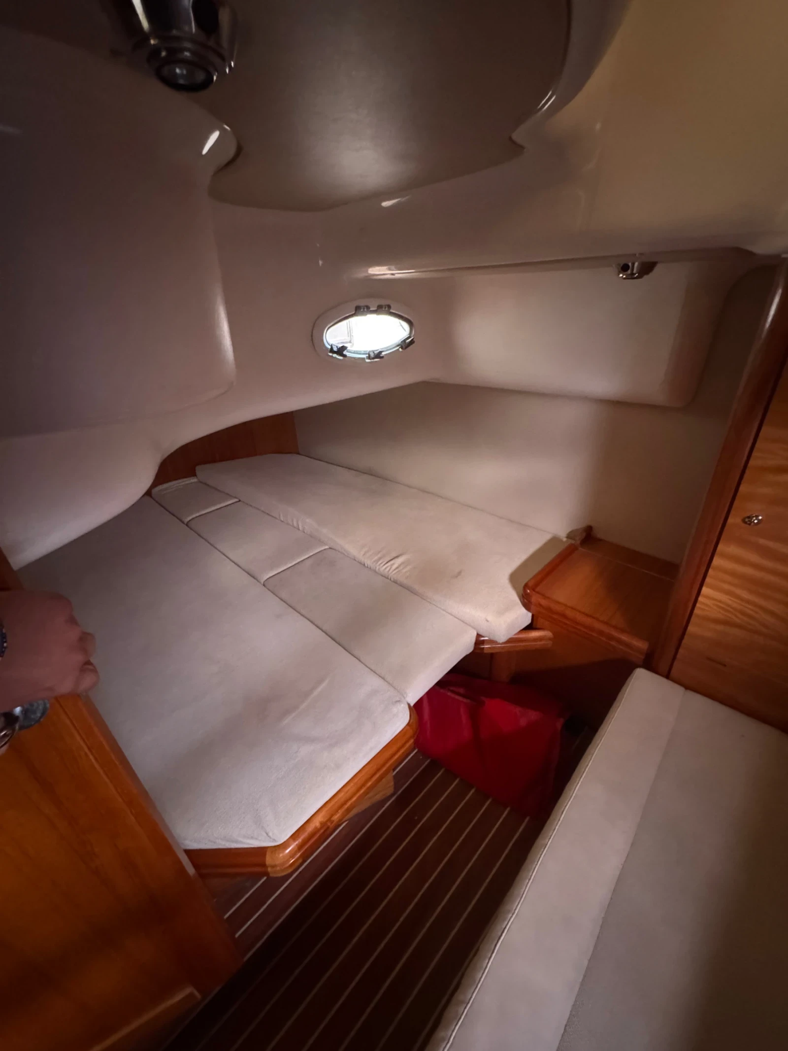 Моторна яхта Bavaria 33 Sport Hardtop - изображение 9