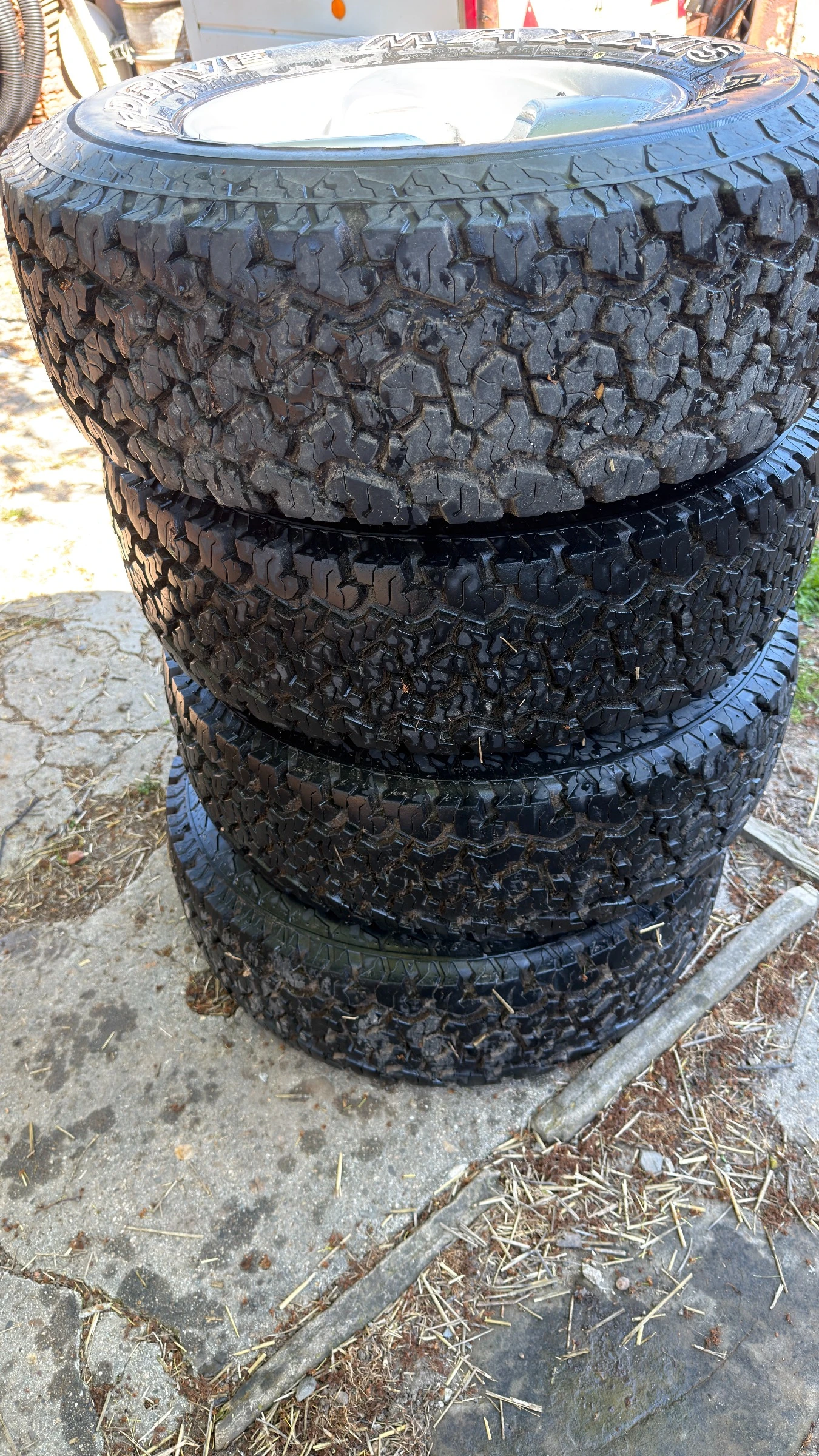 Гуми с джанти Maxxis 235/75R15, снимка 9 - Гуми и джанти - 54342468