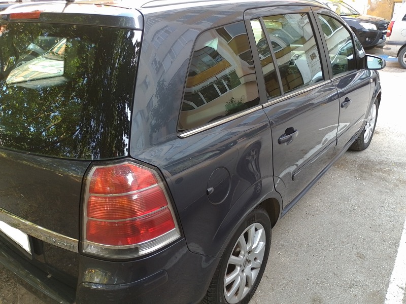 Opel Zafira 1.9 CDTI 120k.c COSMO, снимка 6 - Автомобили и джипове - 46295293