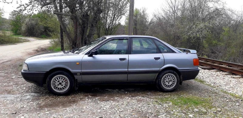 Audi 80, снимка 2 - Автомобили и джипове - 46747597