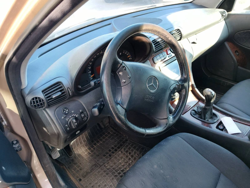 Mercedes-Benz C 200, снимка 4 - Автомобили и джипове - 47673286