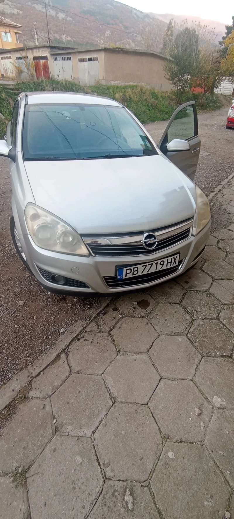 Opel Astra, снимка 1 - Автомобили и джипове - 47945295