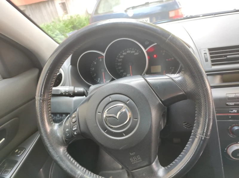 Mazda 3 1.6 , снимка 8 - Автомобили и джипове - 48345983