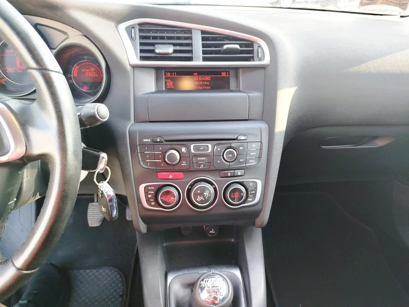 Citroen C4 1.6 HDi* 110к.с.* 6ск., снимка 11 - Автомобили и джипове - 50703061
