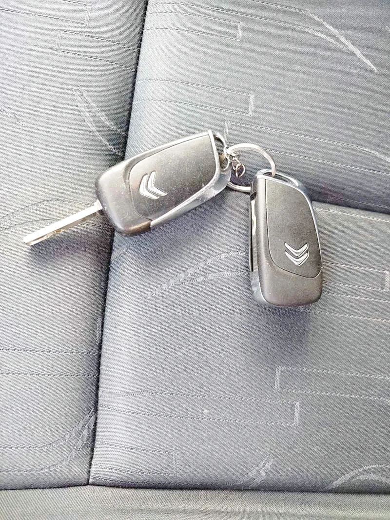 Citroen C4 1.6 HDi* 110к.с.* 6ск., снимка 13 - Автомобили и джипове - 50703061