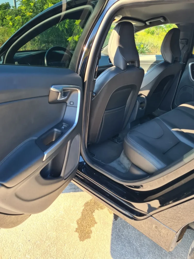 Volvo V60 Business edition , снимка 6 - Автомобили и джипове - 52543164