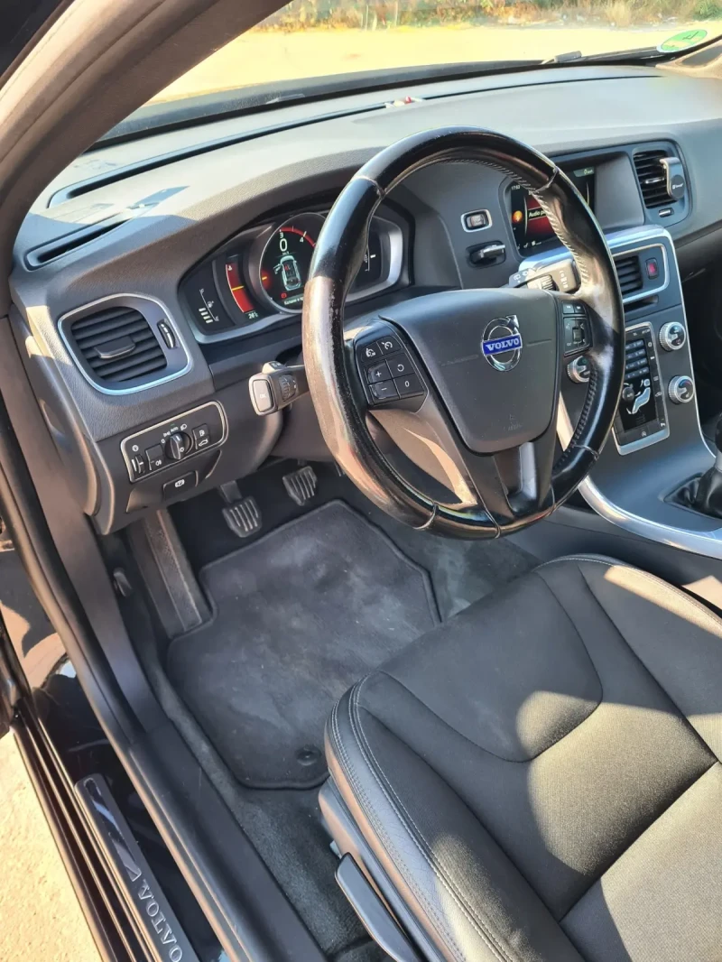 Volvo V60 Business edition , снимка 5 - Автомобили и джипове - 52543164