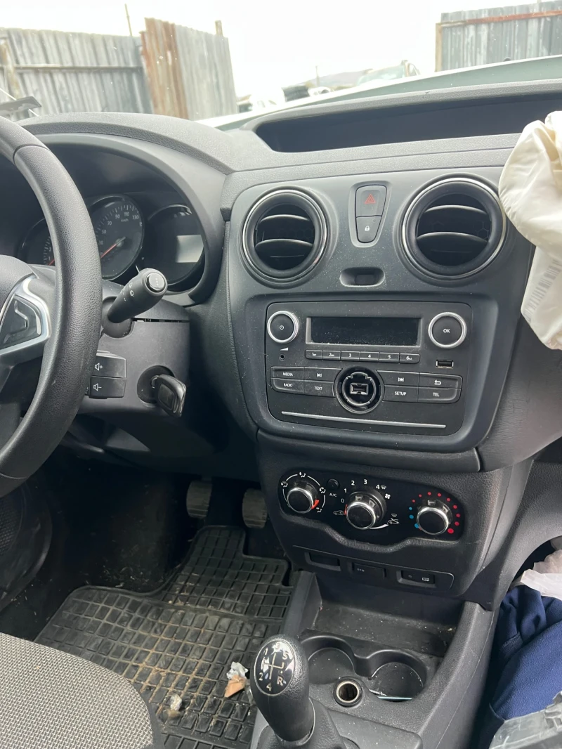 Dacia Dokker 1.6 16v, снимка 5 - Автомобили и джипове - 52054259