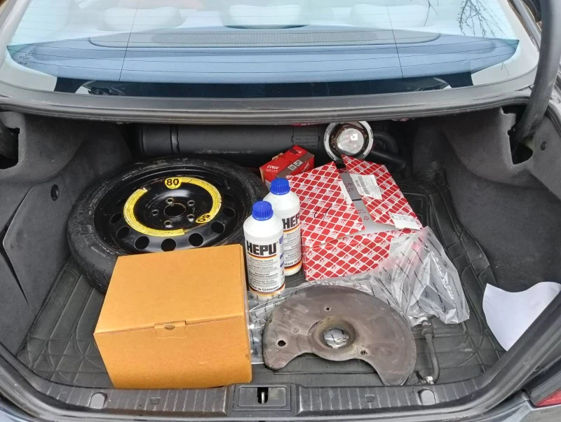 Mercedes-Benz E 200 2.0 Compressor, снимка 16 - Автомобили и джипове - 53106202