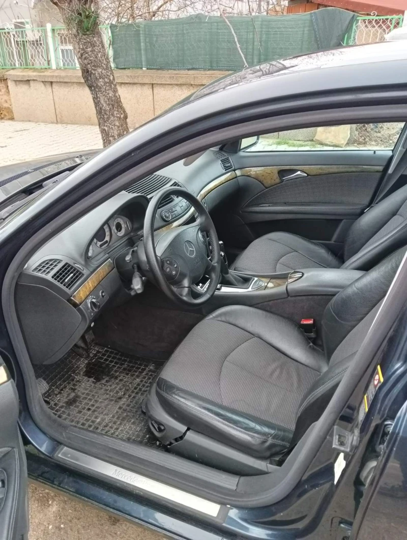 Mercedes-Benz E 200 2.0 Compressor, снимка 10 - Автомобили и джипове - 53106202