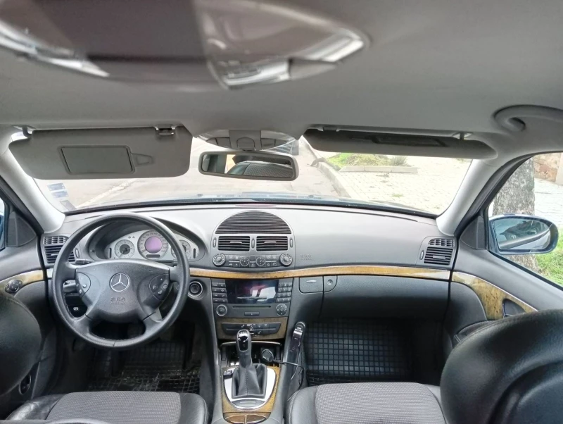 Mercedes-Benz E 200 2.0 Compressor, снимка 9 - Автомобили и джипове - 53106202