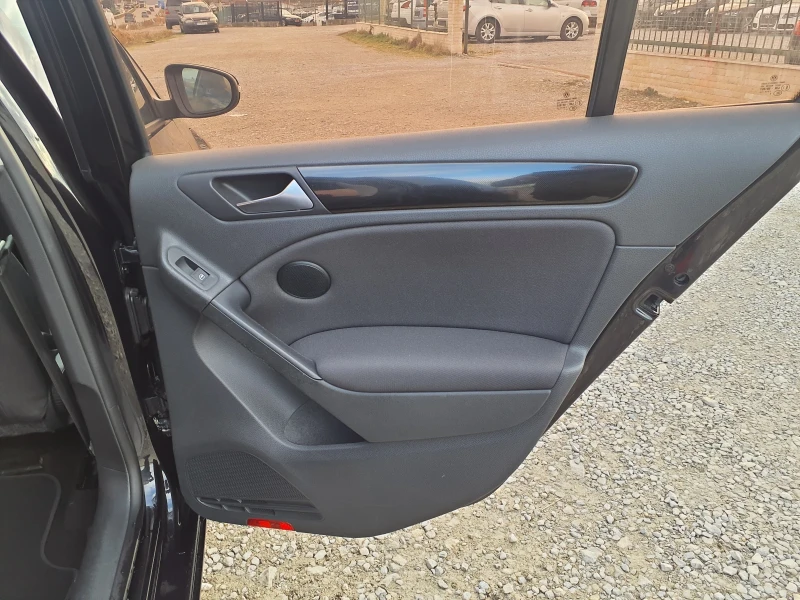 VW Golf 1.6I GPI ГАЗ NEW LINE, снимка 13 - Автомобили и джипове - 53145428